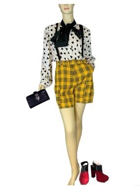 HOT TOPIC YELLOW & BLACK PLAID PLEATED FRONT CARGO SUSPENDER SHORTS (S)